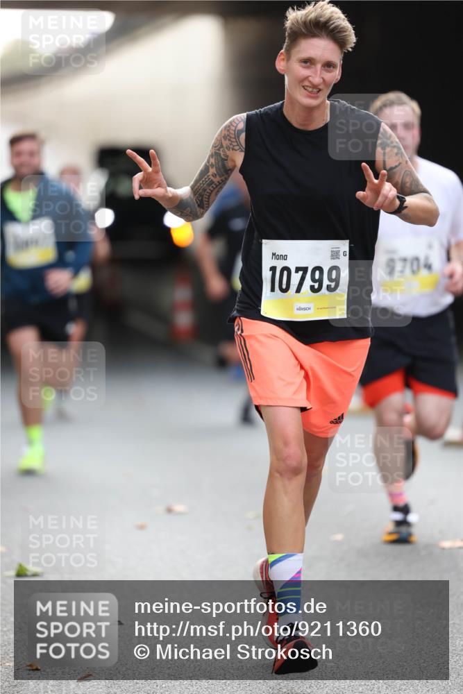 05.10.2025 - 20. swb-Marathon Bremen Michael Strokosch http://msf.ph/oto/9211360 05.10.2025 10:43:56 Laufen 10799, 9704 meine-sportfotos.de