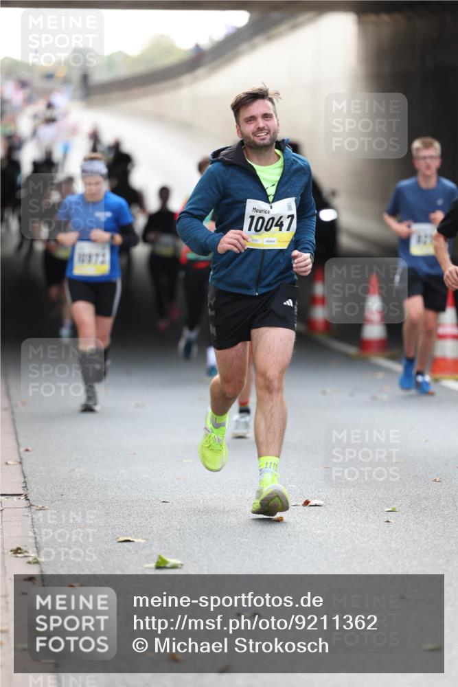05.10.2025 - 20. swb-Marathon Bremen Michael Strokosch http://msf.ph/oto/9211362 05.10.2025 10:43:57 Laufen 10047, 01801, 421 meine-sportfotos.de