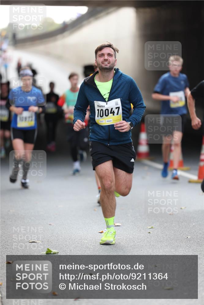 05.10.2025 - 20. swb-Marathon Bremen Michael Strokosch http://msf.ph/oto/9211364 05.10.2025 10:43:58 Laufen 10047, 01801 meine-sportfotos.de