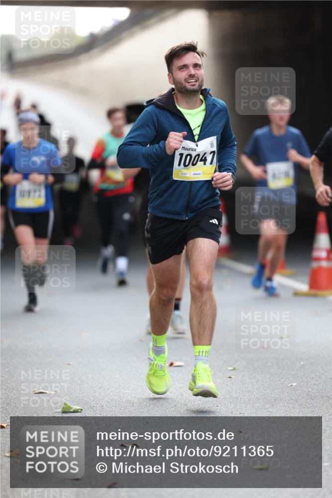 05.10.2025 - 20. swb-Marathon Bremen Michael Strokosch http://msf.ph/oto/9211365 05.10.2025 10:43:58 Laufen 10047, 01801 meine-sportfotos.de