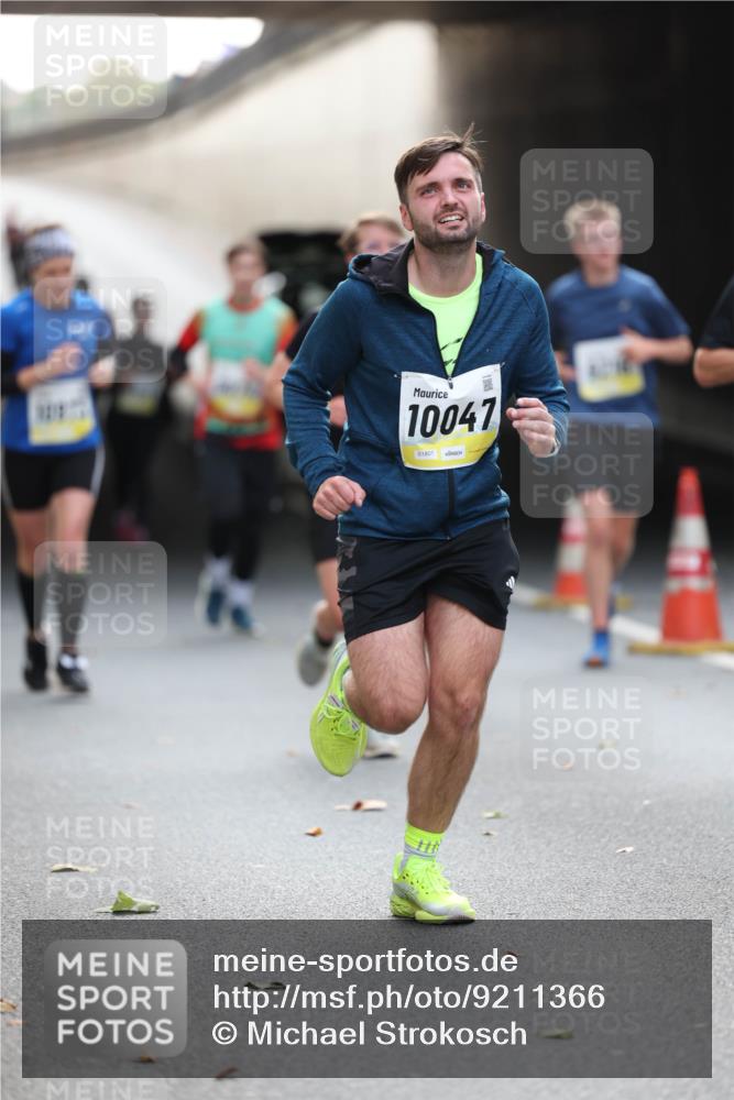 05.10.2025 - 20. swb-Marathon Bremen Michael Strokosch http://msf.ph/oto/9211366 05.10.2025 10:43:58 Laufen 10047, 01801 meine-sportfotos.de