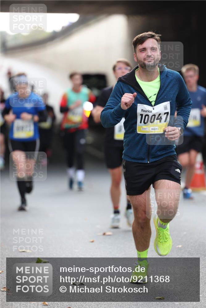 05.10.2025 - 20. swb-Marathon Bremen Michael Strokosch http://msf.ph/oto/9211368 05.10.2025 10:43:59 Laufen 10047, 01801 meine-sportfotos.de