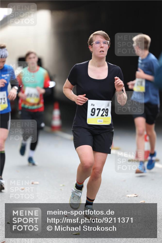 05.10.2025 - 20. swb-Marathon Bremen Michael Strokosch http://msf.ph/oto/9211371 05.10.2025 10:44:00 Laufen 73, 9729 meine-sportfotos.de