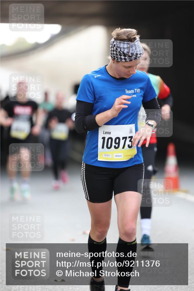 05.10.2025 - 20. swb-Marathon Bremen Michael Strokosch http://msf.ph/oto/9211376 05.10.2025 10:44:02 Laufen 10973, 02301 meine-sportfotos.de