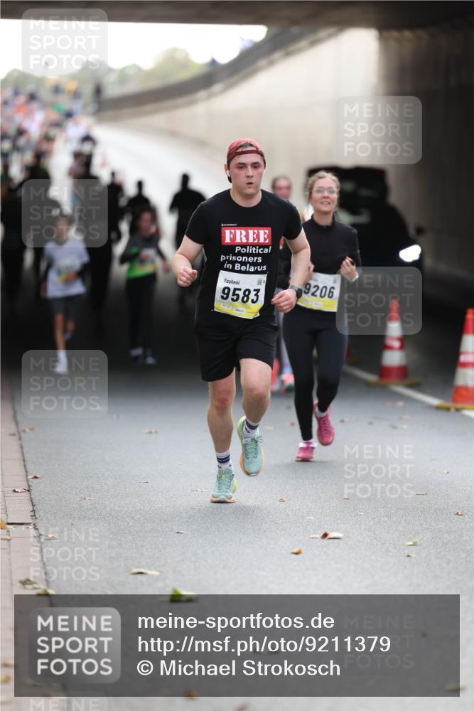 05.10.2025 - 20. swb-Marathon Bremen Michael Strokosch http://msf.ph/oto/9211379 05.10.2025 10:44:04 Laufen 9583, 9206 meine-sportfotos.de