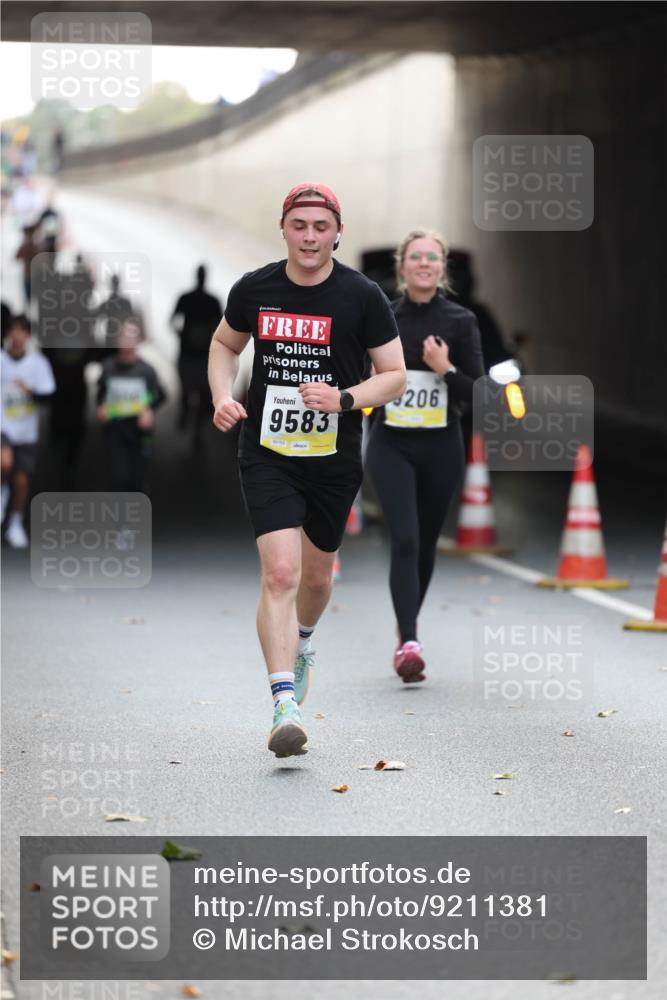 05.10.2025 - 20. swb-Marathon Bremen Michael Strokosch http://msf.ph/oto/9211381 05.10.2025 10:44:04 Laufen 9583, 02153, 206 meine-sportfotos.de