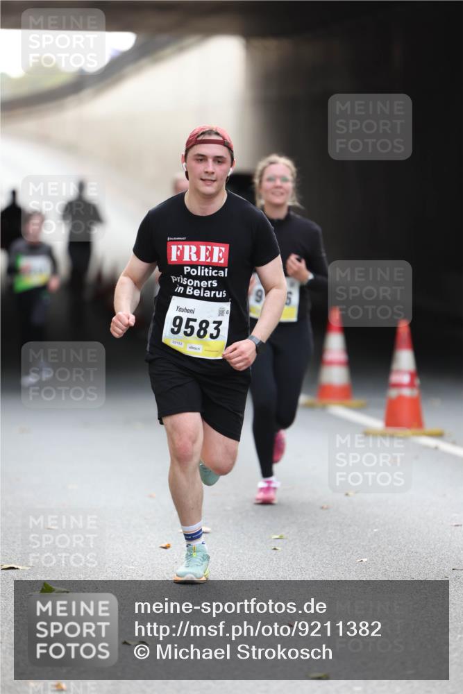 05.10.2025 - 20. swb-Marathon Bremen Michael Strokosch http://msf.ph/oto/9211382 05.10.2025 10:44:05 Laufen 9583, 02153 meine-sportfotos.de