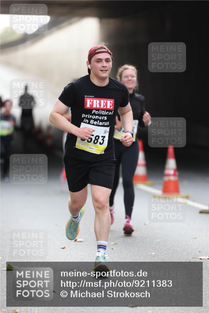 05.10.2025 - 20. swb-Marathon Bremen Michael Strokosch http://msf.ph/oto/9211383 05.10.2025 10:44:05 Laufen 02153, 583 meine-sportfotos.de