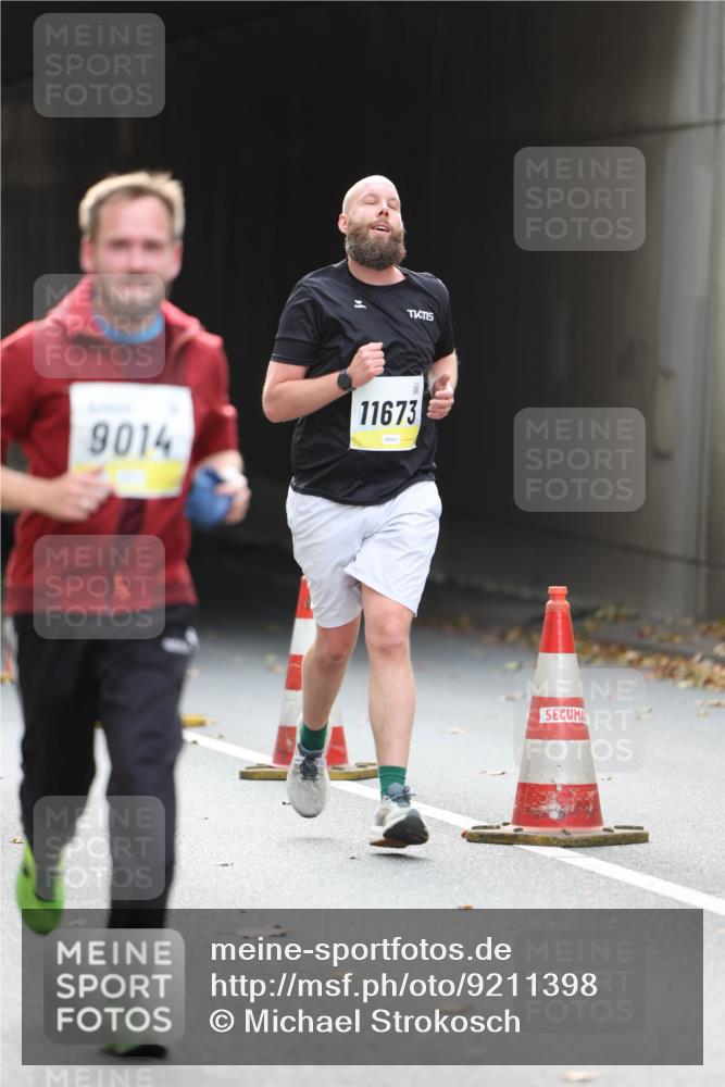 05.10.2025 - 20. swb-Marathon Bremen Michael Strokosch http://msf.ph/oto/9211398 05.10.2025 10:44:16 Laufen 9014, 11673 meine-sportfotos.de
