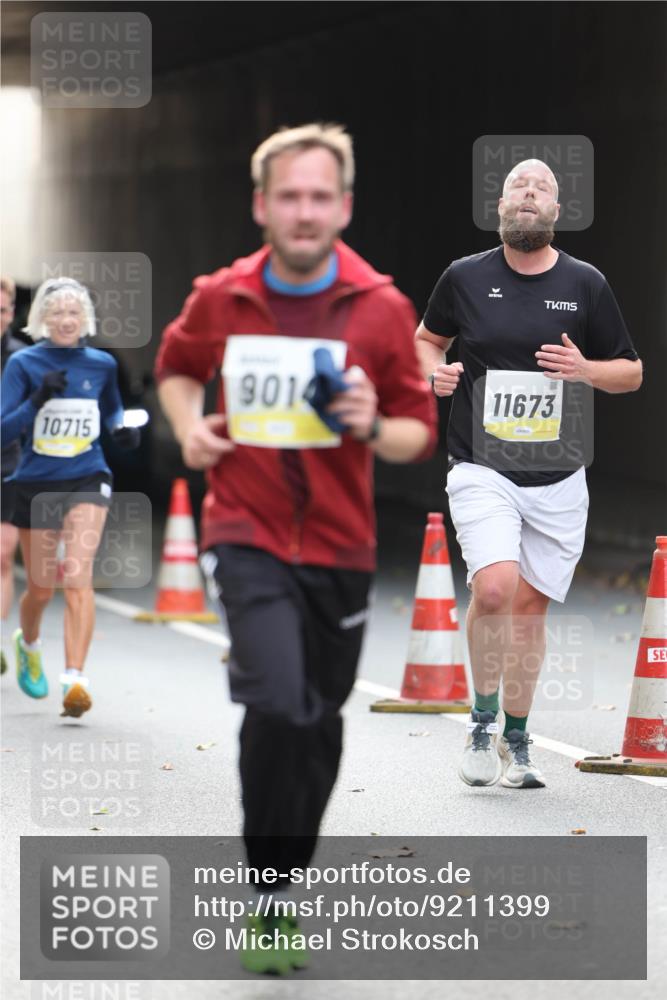 05.10.2025 - 20. swb-Marathon Bremen Michael Strokosch http://msf.ph/oto/9211399 05.10.2025 10:44:16 Laufen 9014, 10715, 11673 meine-sportfotos.de