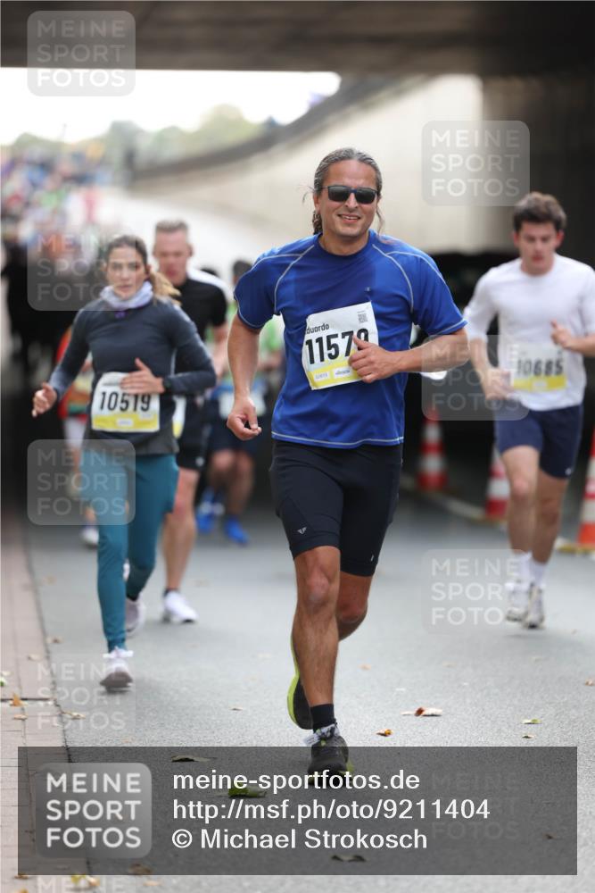 05.10.2025 - 20. swb-Marathon Bremen Michael Strokosch http://msf.ph/oto/9211404 05.10.2025 10:44:18 Laufen 10519, 11579, 02613, 10685 meine-sportfotos.de