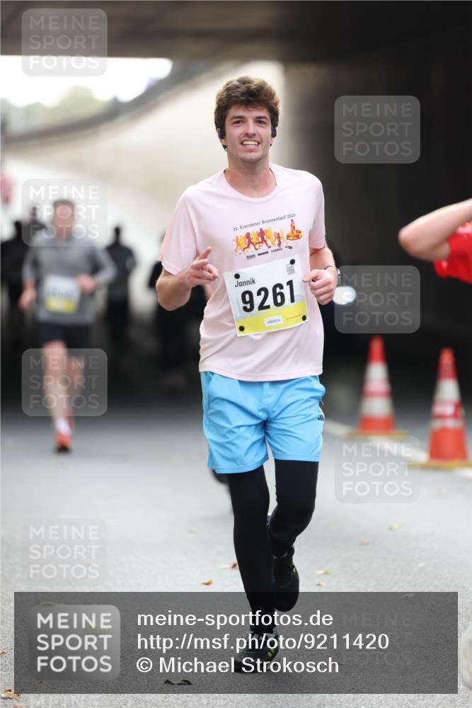 05.10.2025 - 20. swb-Marathon Bremen Michael Strokosch http://msf.ph/oto/9211420 05.10.2025 10:44:25 Laufen 23, 2025, 9261 meine-sportfotos.de