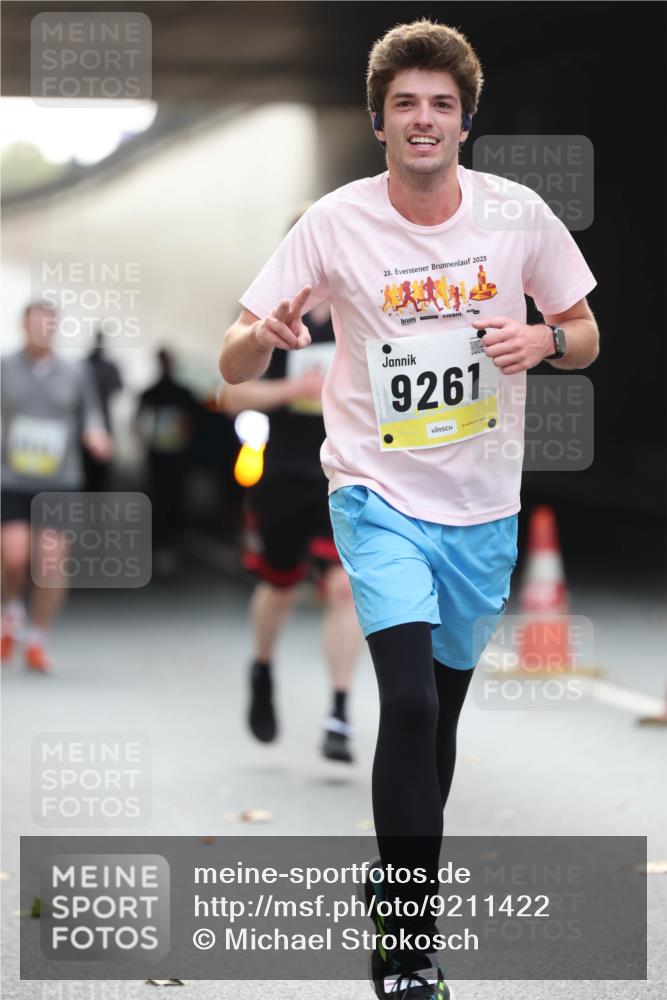 05.10.2025 - 20. swb-Marathon Bremen Michael Strokosch http://msf.ph/oto/9211422 05.10.2025 10:44:25 Laufen 23, 2025, 9261 meine-sportfotos.de