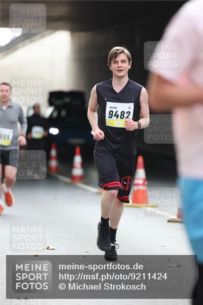 05.10.2025 - 20. swb-Marathon Bremen Michael Strokosch http://msf.ph/oto/9211424 05.10.2025 10:44:26 Laufen 555, 9482 meine-sportfotos.de