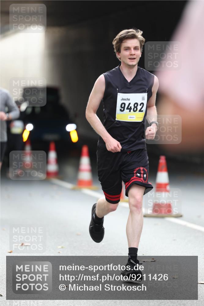 05.10.2025 - 20. swb-Marathon Bremen Michael Strokosch http://msf.ph/oto/9211426 05.10.2025 10:44:27 Laufen 9482 meine-sportfotos.de