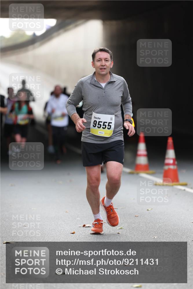 05.10.2025 - 20. swb-Marathon Bremen Michael Strokosch http://msf.ph/oto/9211431 05.10.2025 10:44:28 Laufen 9555 meine-sportfotos.de