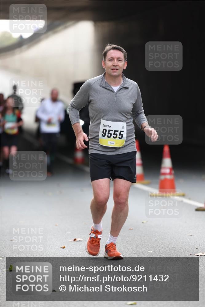 05.10.2025 - 20. swb-Marathon Bremen Michael Strokosch http://msf.ph/oto/9211432 05.10.2025 10:44:29 Laufen 9555 meine-sportfotos.de