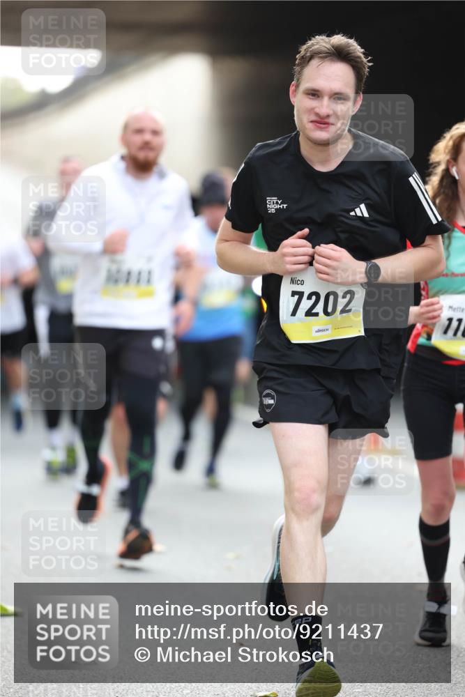 05.10.2025 - 20. swb-Marathon Bremen Michael Strokosch http://msf.ph/oto/9211437 05.10.2025 10:44:35 Laufen 7202, 11 meine-sportfotos.de