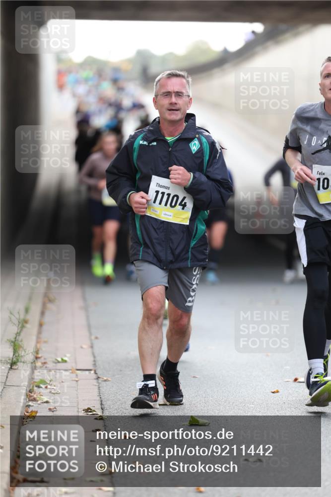 05.10.2025 - 20. swb-Marathon Bremen Michael Strokosch http://msf.ph/oto/9211442 05.10.2025 10:44:37 Laufen 11104, 02341, 10 meine-sportfotos.de