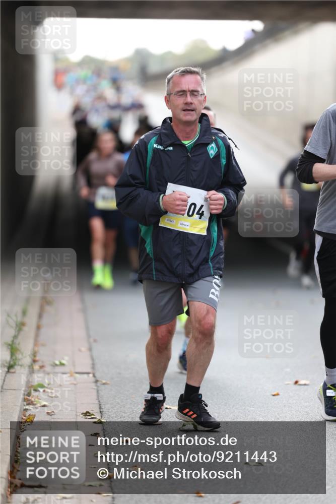 05.10.2025 - 20. swb-Marathon Bremen Michael Strokosch http://msf.ph/oto/9211443 05.10.2025 10:44:37 Laufen 02341, 04 meine-sportfotos.de