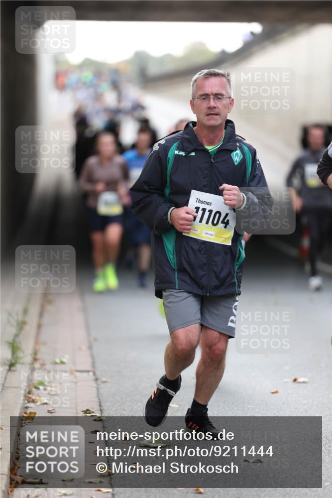 05.10.2025 - 20. swb-Marathon Bremen Michael Strokosch http://msf.ph/oto/9211444 05.10.2025 10:44:38 Laufen 2341, 1104 meine-sportfotos.de