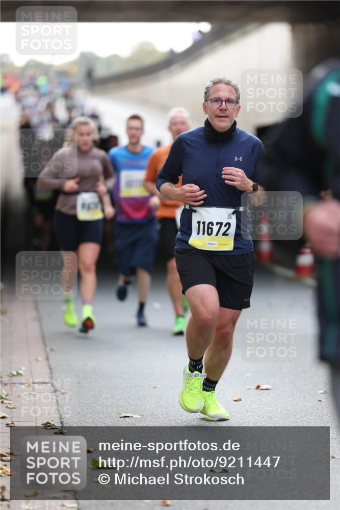 05.10.2025 - 20. swb-Marathon Bremen Michael Strokosch http://msf.ph/oto/9211447 05.10.2025 10:44:40 Laufen 11672 meine-sportfotos.de
