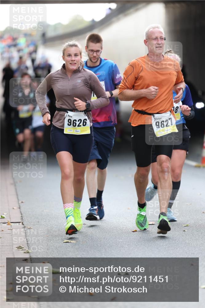 05.10.2025 - 20. swb-Marathon Bremen Michael Strokosch http://msf.ph/oto/9211451 05.10.2025 10:44:42 Laufen 2024, 9626, 02381, 18, 9621 meine-sportfotos.de