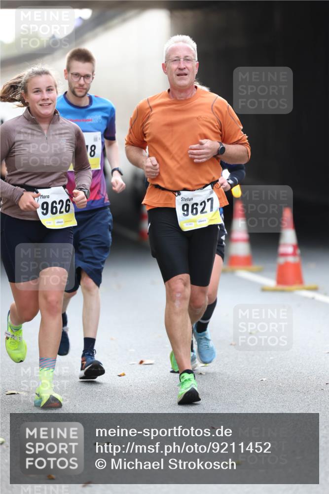 05.10.2025 - 20. swb-Marathon Bremen Michael Strokosch http://msf.ph/oto/9211452 05.10.2025 10:44:43 Laufen 9626, 9024, 18, 9627, 02380 meine-sportfotos.de