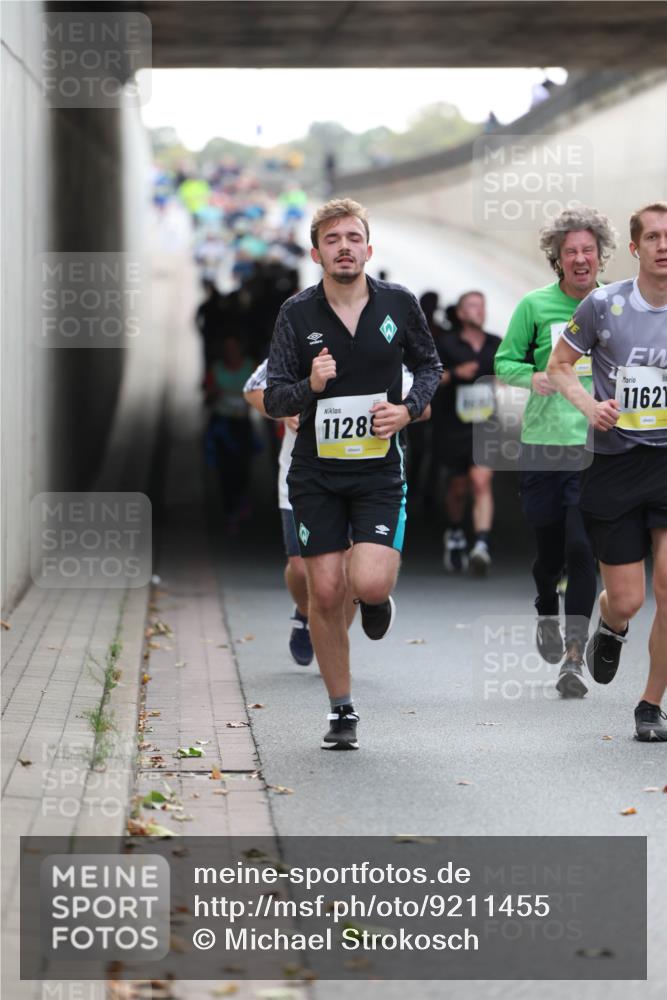 05.10.2025 - 20. swb-Marathon Bremen Michael Strokosch http://msf.ph/oto/9211455 05.10.2025 10:44:47 Laufen 1128, 11621 meine-sportfotos.de