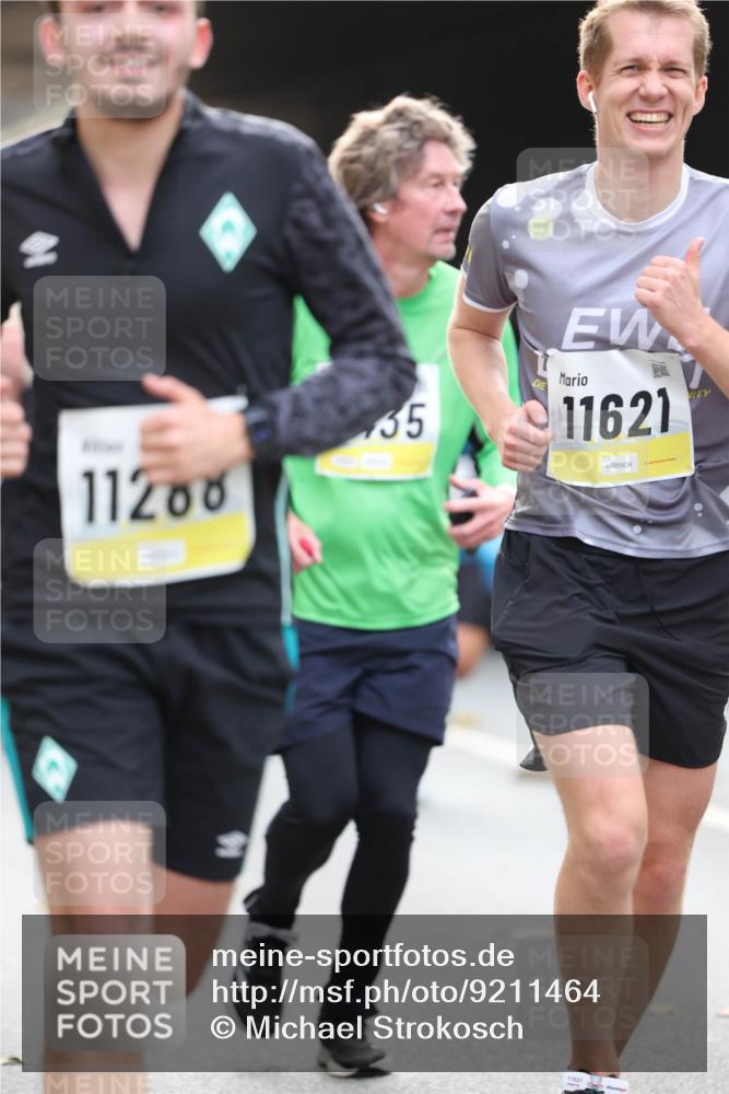 05.10.2025 - 20. swb-Marathon Bremen Michael Strokosch http://msf.ph/oto/9211464 05.10.2025 10:44:50 Laufen 20, 11288, 35, 11621, 11621 meine-sportfotos.de