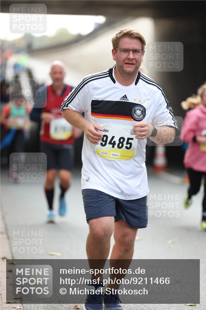 05.10.2025 - 20. swb-Marathon Bremen Michael Strokosch http://msf.ph/oto/9211466 05.10.2025 10:44:51 Laufen 9485, 02298 meine-sportfotos.de