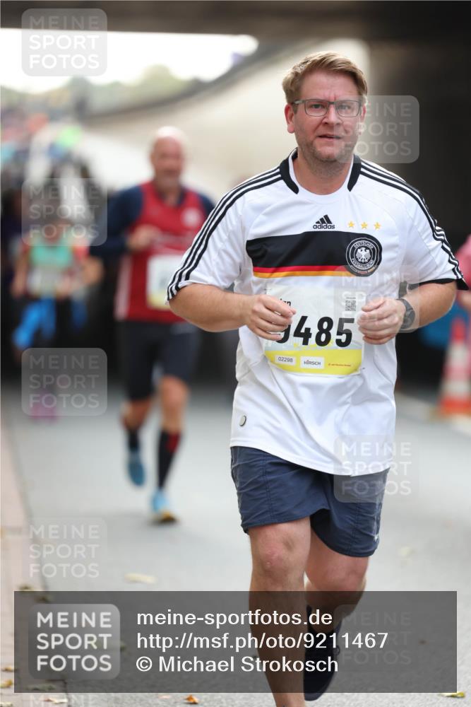 05.10.2025 - 20. swb-Marathon Bremen Michael Strokosch http://msf.ph/oto/9211467 05.10.2025 10:44:51 Laufen 02298, 485 meine-sportfotos.de