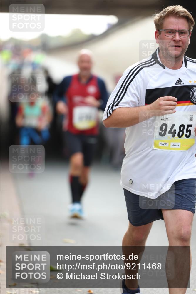 05.10.2025 - 20. swb-Marathon Bremen Michael Strokosch http://msf.ph/oto/9211468 05.10.2025 10:44:52 Laufen 9485, 02298 meine-sportfotos.de