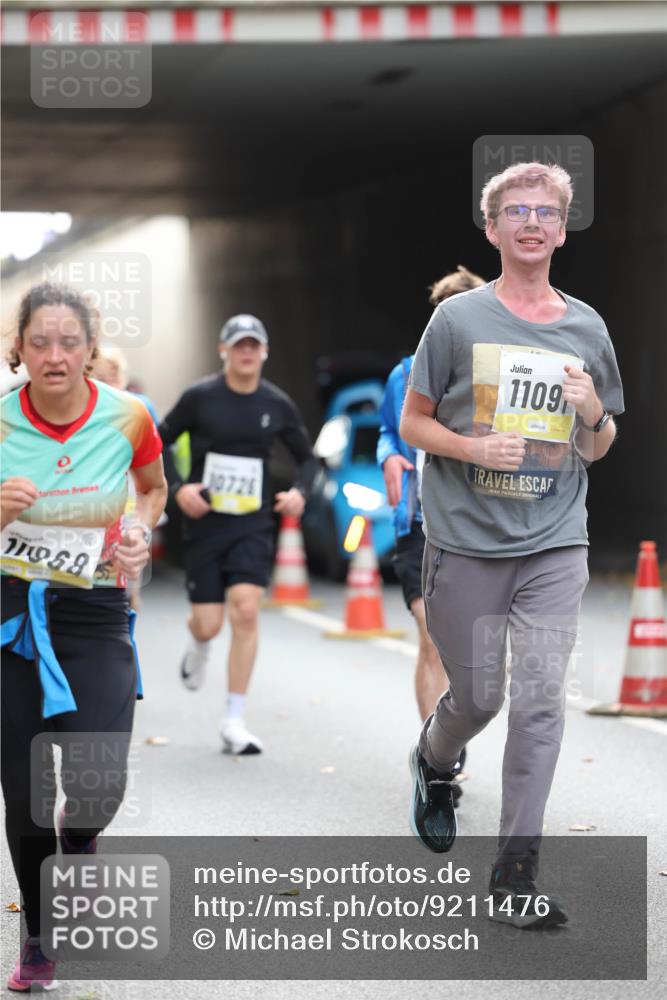 05.10.2025 - 20. swb-Marathon Bremen Michael Strokosch http://msf.ph/oto/9211476 05.10.2025 10:44:58 Laufen 1109, 10726, 1958 meine-sportfotos.de