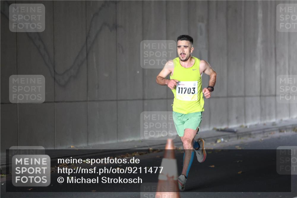 05.10.2025 - 20. swb-Marathon Bremen Michael Strokosch http://msf.ph/oto/9211477 05.10.2025 11:41:51 Laufen 11703 meine-sportfotos.de