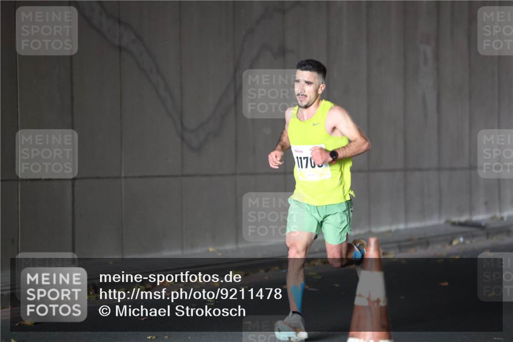 05.10.2025 - 20. swb-Marathon Bremen Michael Strokosch http://msf.ph/oto/9211478 05.10.2025 11:41:51 Laufen 1170 meine-sportfotos.de