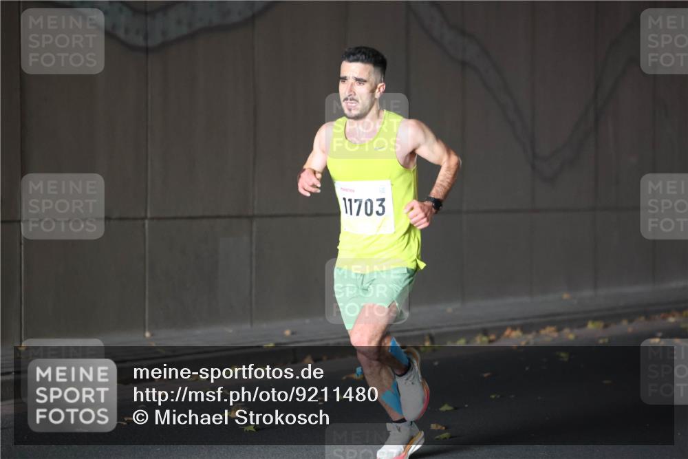 05.10.2025 - 20. swb-Marathon Bremen Michael Strokosch http://msf.ph/oto/9211480 05.10.2025 11:41:52 Laufen 11703 meine-sportfotos.de