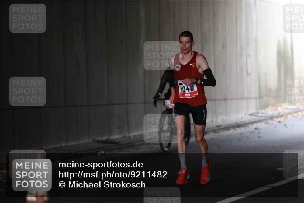 05.10.2025 - 20. swb-Marathon Bremen Michael Strokosch http://msf.ph/oto/9211482 05.10.2025 11:42:02 Laufen 1040 meine-sportfotos.de