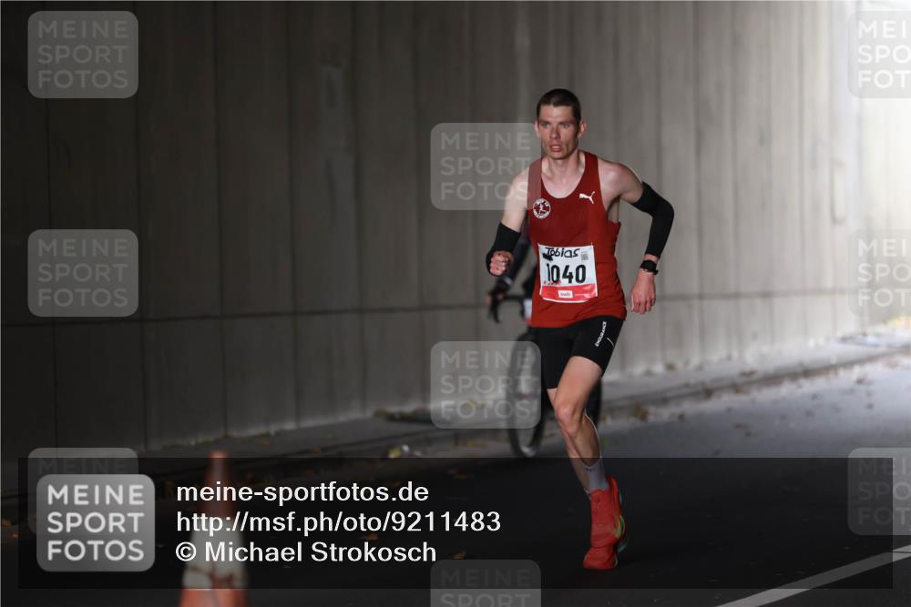05.10.2025 - 20. swb-Marathon Bremen Michael Strokosch http://msf.ph/oto/9211483 05.10.2025 11:42:02 Laufen 1040 meine-sportfotos.de