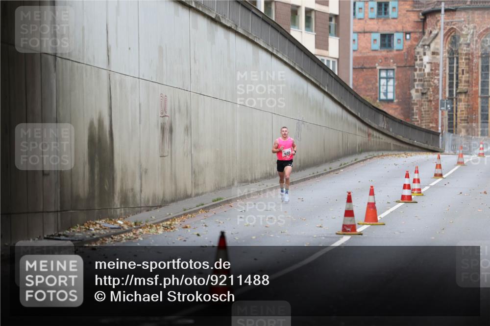 05.10.2025 - 20. swb-Marathon Bremen Michael Strokosch http://msf.ph/oto/9211488 05.10.2025 11:43:19 Laufen 408 meine-sportfotos.de