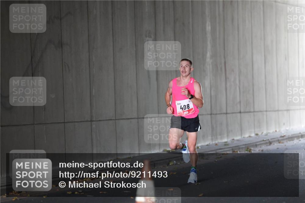 05.10.2025 - 20. swb-Marathon Bremen Michael Strokosch http://msf.ph/oto/9211493 05.10.2025 11:43:28 Laufen 408 meine-sportfotos.de