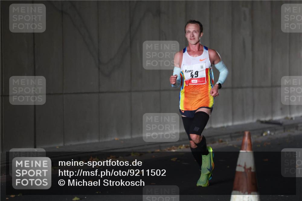 05.10.2025 - 20. swb-Marathon Bremen Michael Strokosch http://msf.ph/oto/9211502 05.10.2025 11:45:39 Laufen 49 meine-sportfotos.de