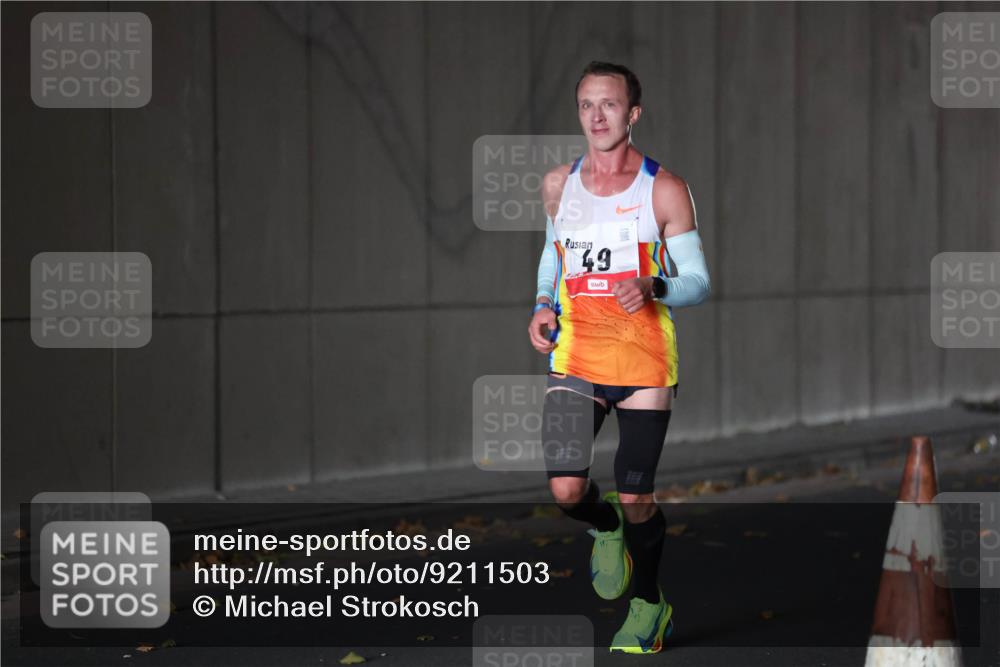 05.10.2025 - 20. swb-Marathon Bremen Michael Strokosch http://msf.ph/oto/9211503 05.10.2025 11:45:39 Laufen 49 meine-sportfotos.de