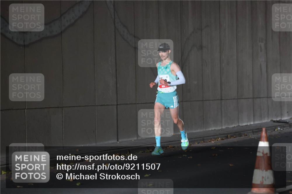 05.10.2025 - 20. swb-Marathon Bremen Michael Strokosch http://msf.ph/oto/9211507 05.10.2025 11:48:06 Laufen 1122 meine-sportfotos.de