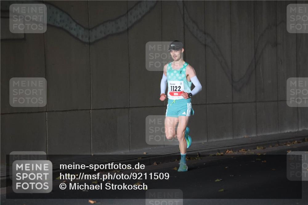 05.10.2025 - 20. swb-Marathon Bremen Michael Strokosch http://msf.ph/oto/9211509 05.10.2025 11:48:06 Laufen 1122 meine-sportfotos.de