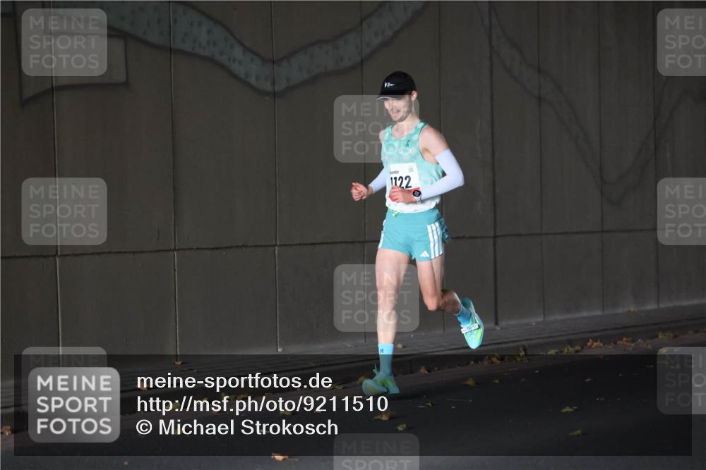 05.10.2025 - 20. swb-Marathon Bremen Michael Strokosch http://msf.ph/oto/9211510 05.10.2025 11:48:07 Laufen 1122 meine-sportfotos.de