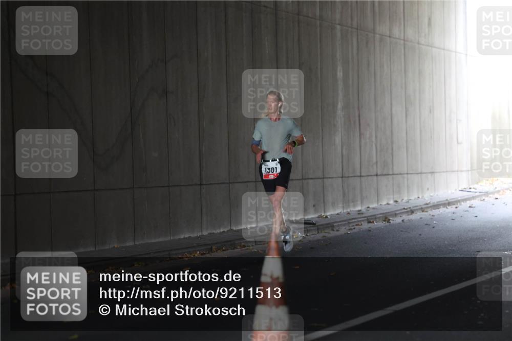05.10.2025 - 20. swb-Marathon Bremen Michael Strokosch http://msf.ph/oto/9211513 05.10.2025 11:48:09 Laufen 1301 meine-sportfotos.de