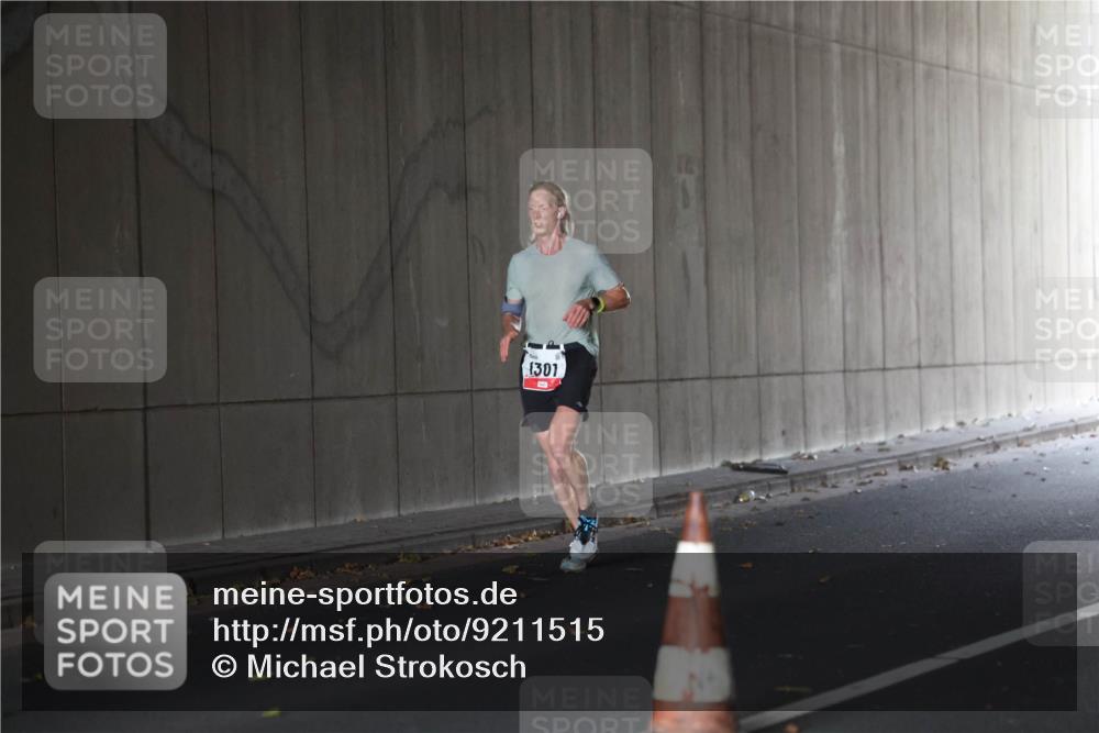 05.10.2025 - 20. swb-Marathon Bremen Michael Strokosch http://msf.ph/oto/9211515 05.10.2025 11:48:10 Laufen 1301 meine-sportfotos.de