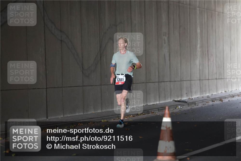 05.10.2025 - 20. swb-Marathon Bremen Michael Strokosch http://msf.ph/oto/9211516 05.10.2025 11:48:10 Laufen 1301 meine-sportfotos.de