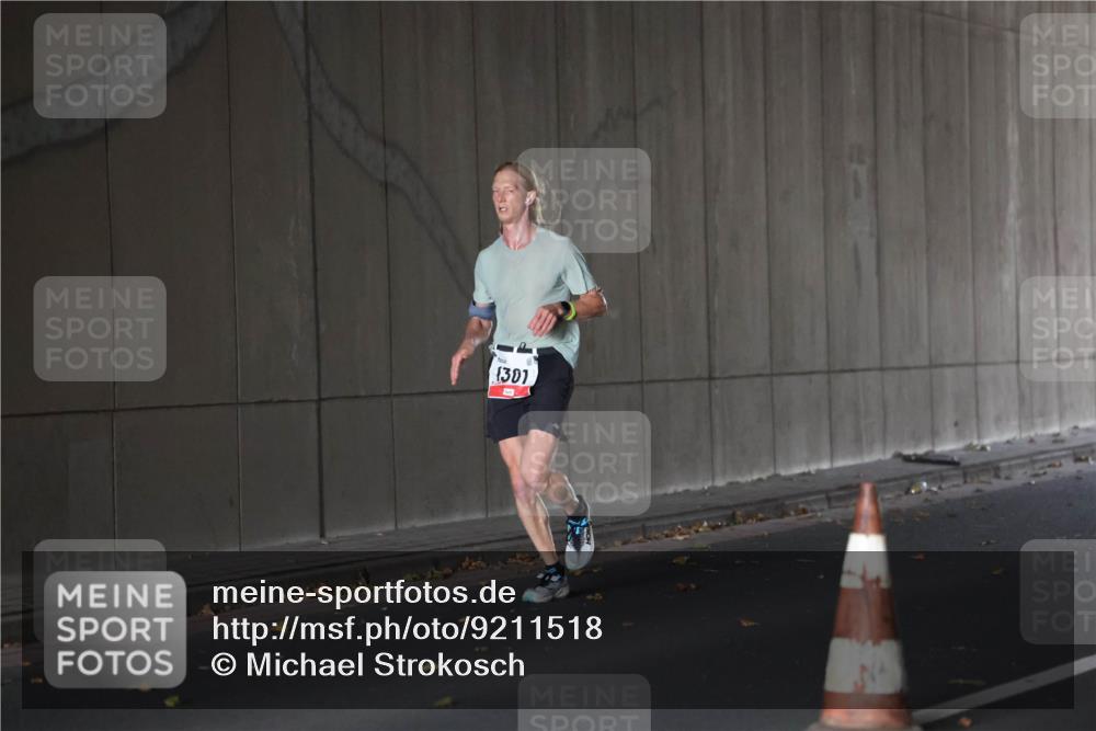 05.10.2025 - 20. swb-Marathon Bremen Michael Strokosch http://msf.ph/oto/9211518 05.10.2025 11:48:10 Laufen 1301 meine-sportfotos.de